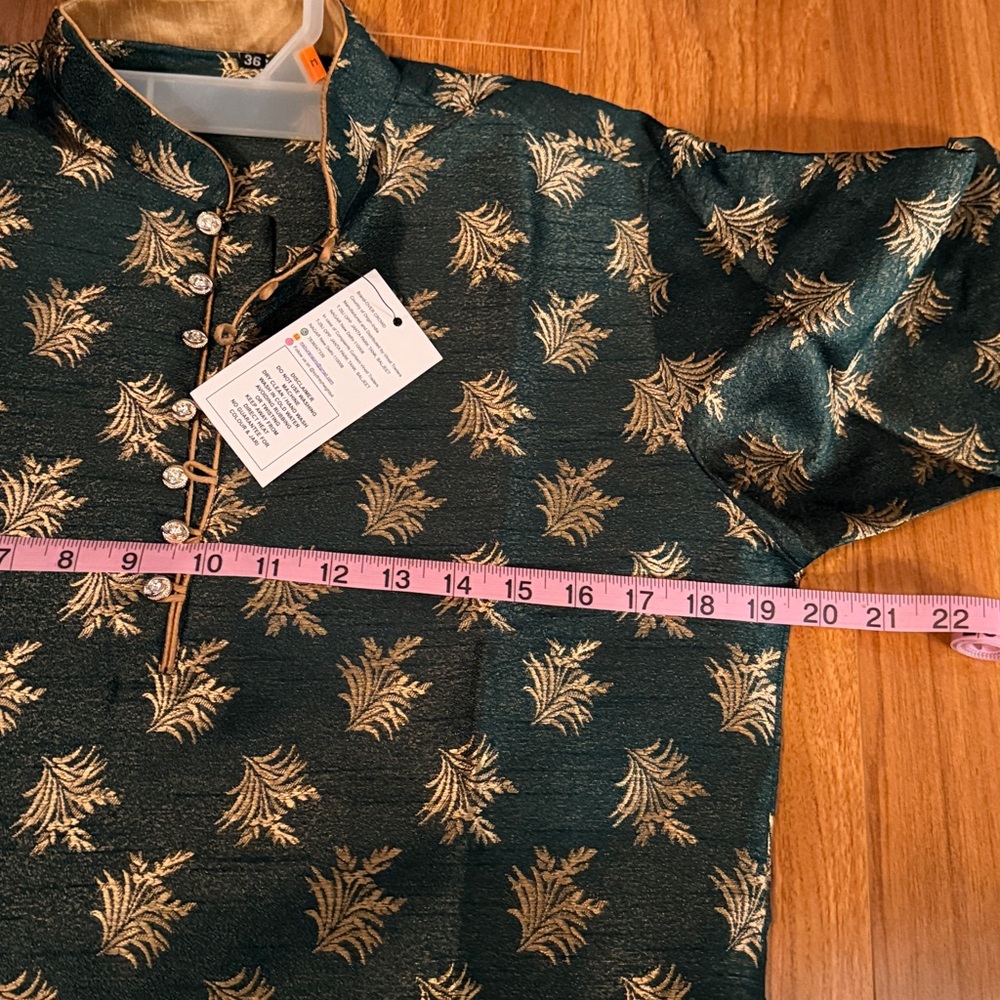 Elegant green and Gold Kurta, Size 36 - Picture 8 of 16